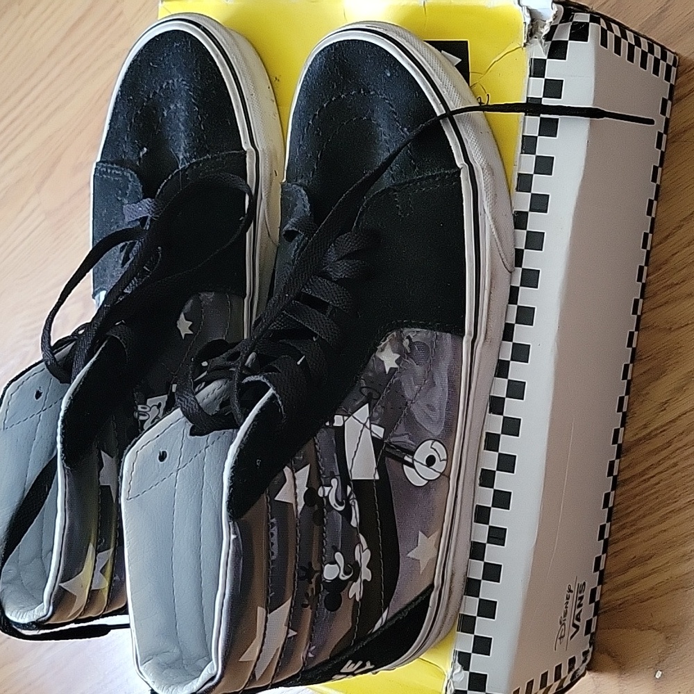 Disney Mickey Vans SK8 HI Sneakers Size 7.5 Men 9 Women
